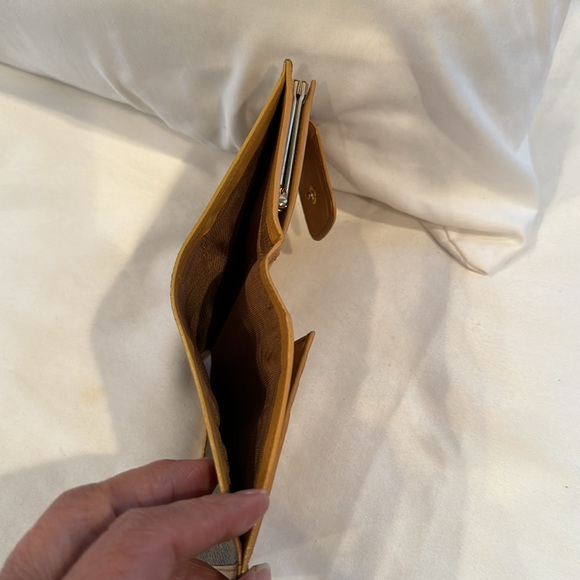 Celine Compact Kiss-Lock  Wallet light Cognac edging with Brown. 4 1/2”x 3 1/2” - Picture 5 of 15